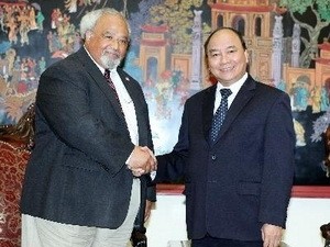 Deputy Prime Minister Nguyen Xuan Phuc receives US Global HIV/AIDS ambassador - ảnh 1